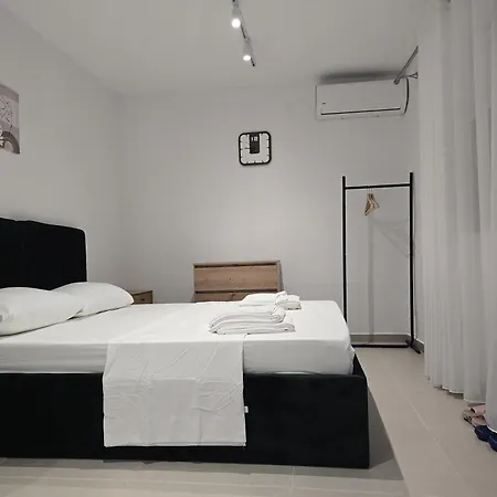 Πανσιόν New Bazaar 3*