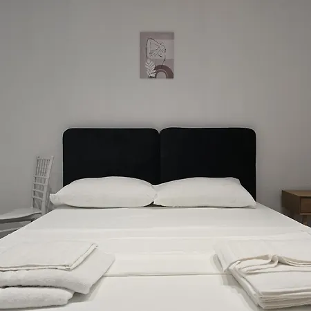 New Bazaar Πανσιόν Τίρανα