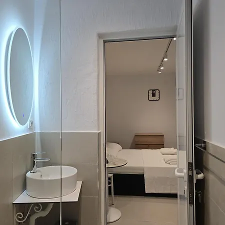 New Bazaar Guest house *